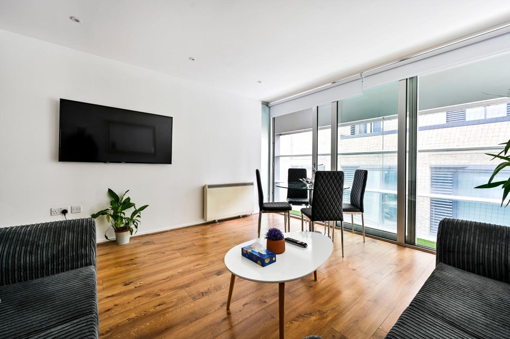 Lovely 2-Bed, Sleeps 6, Near Stratford Station & Abba Voyage, 런던 외부 사진