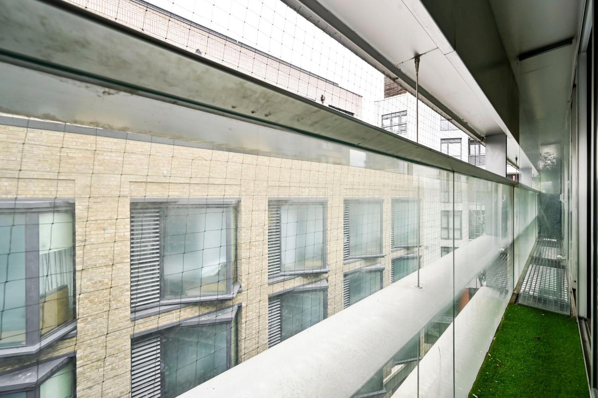 Lovely 2-Bed, Sleeps 6, Near Stratford Station & Abba Voyage, 런던 외부 사진